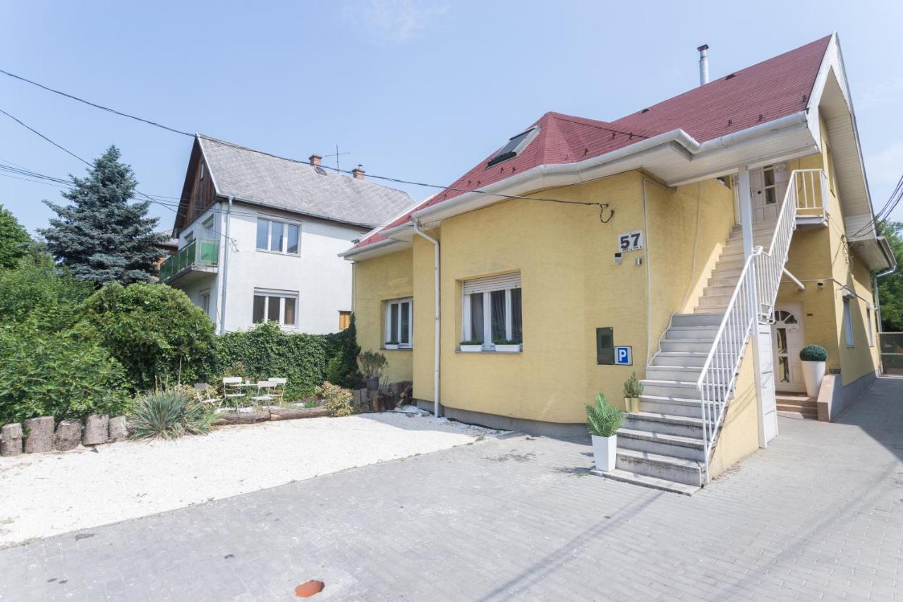 Apartamento Hi-bp Garden City Batsanyi 3 Rooms, Upstairs Near The City Train With Free Parking Budapest