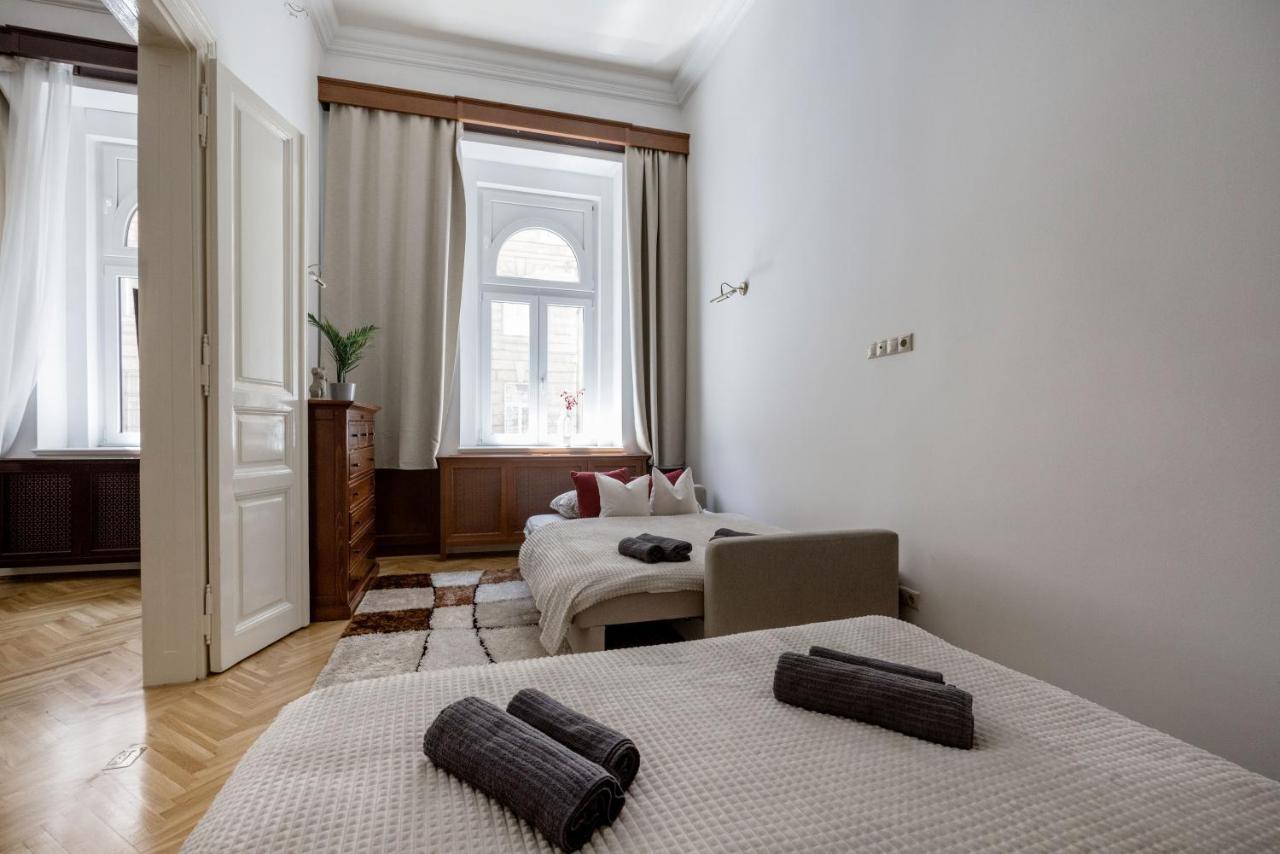 Luxe, Historic Near Downtown Landmarks 19th Century