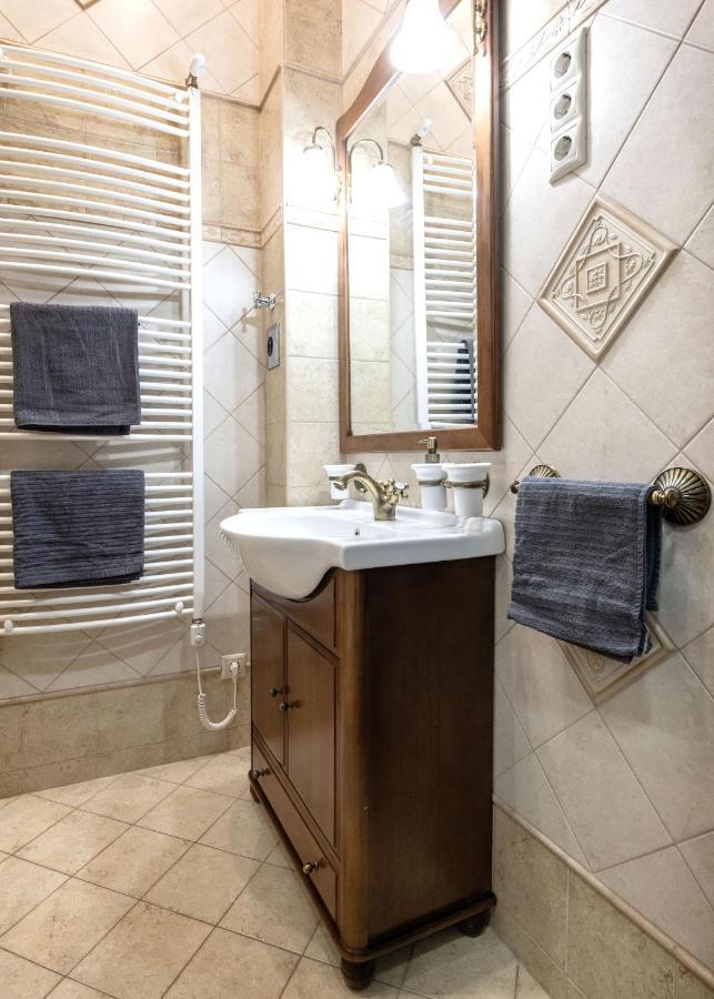 Luxe, Historic Near Downtown Landmarks 19th Century Apartamento