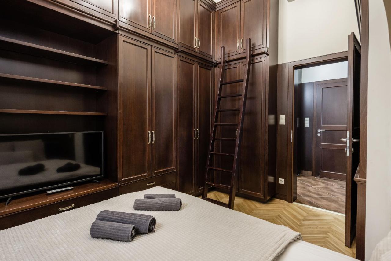 Luxe, Historic Near Downtown Landmarks 19th Century *