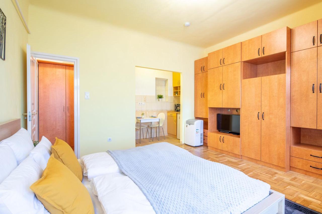 Convenient Apartman *