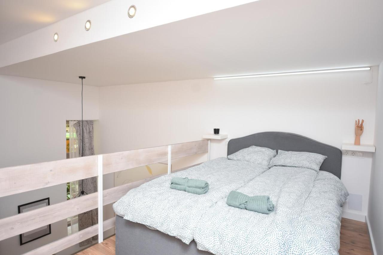 Apartment Stylish In Downtown For 2-4 People