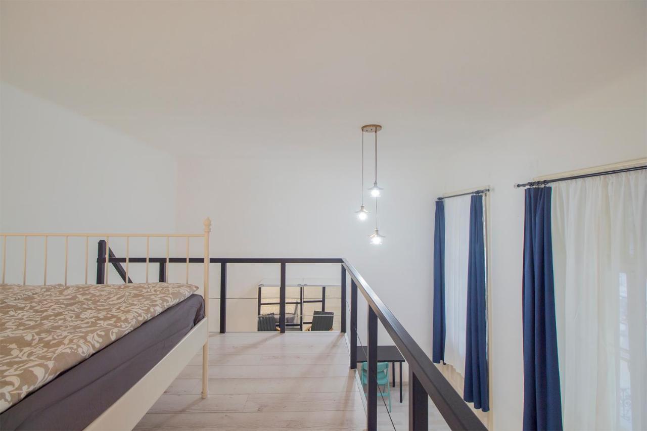 Industrial Double Loft Apartment *