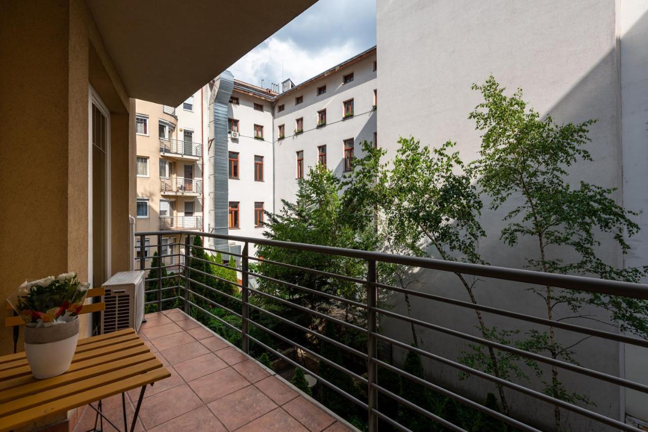 Pesti Apartment&free Parking Apartman