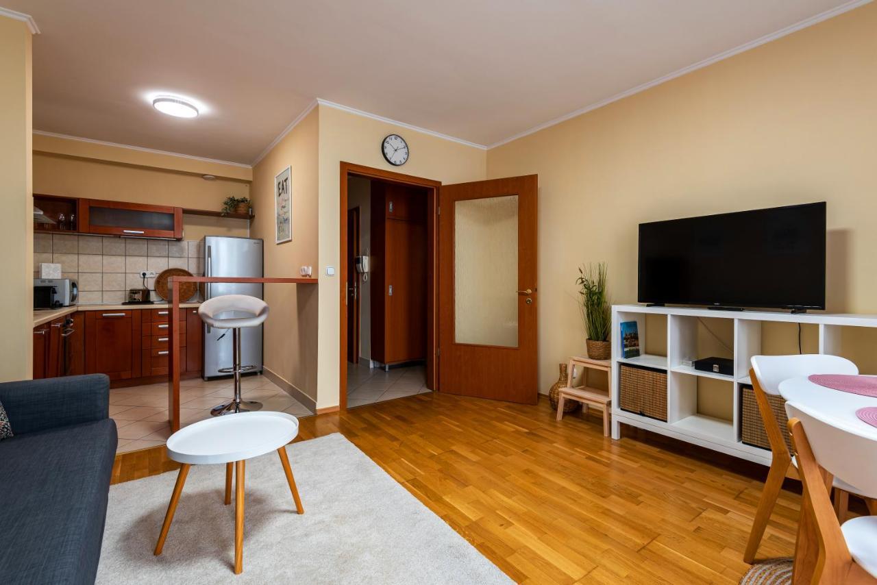 Pesti Apartment&free Parking Apartman *