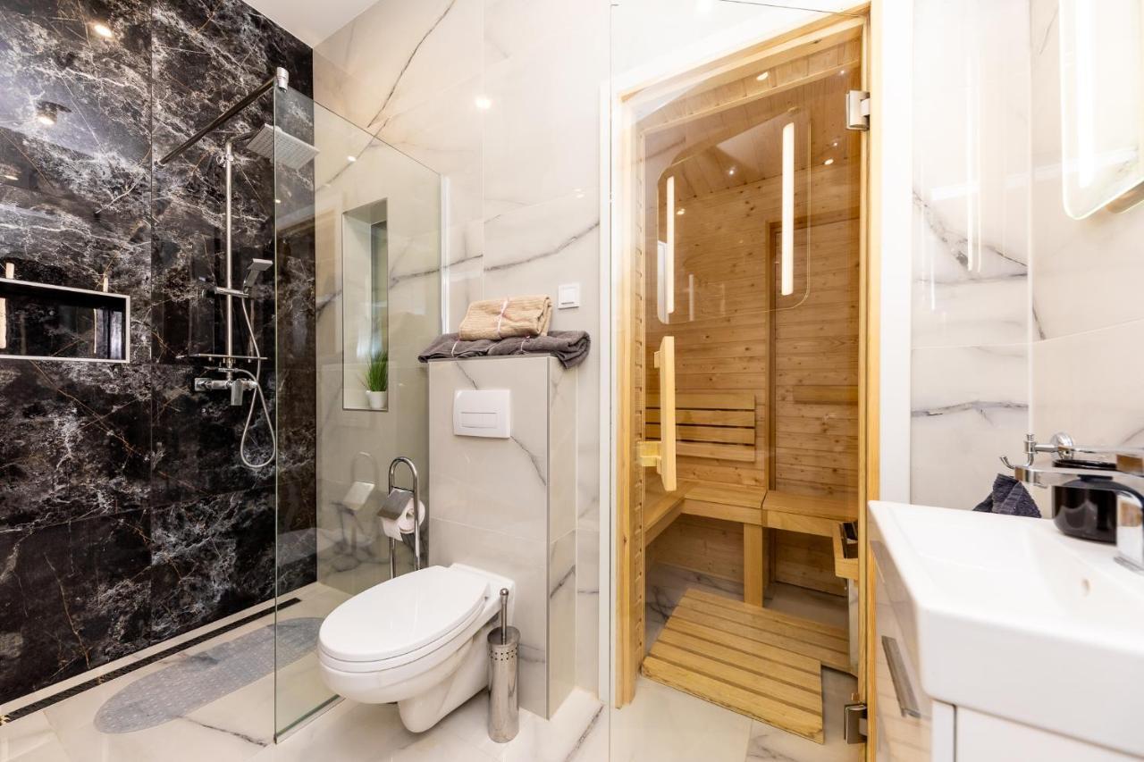 Lux Downtown Apartament *