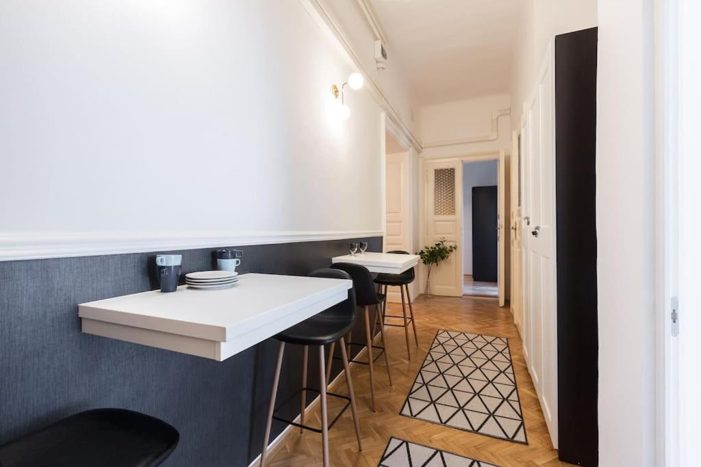 Homestay Andrassy Avenue *