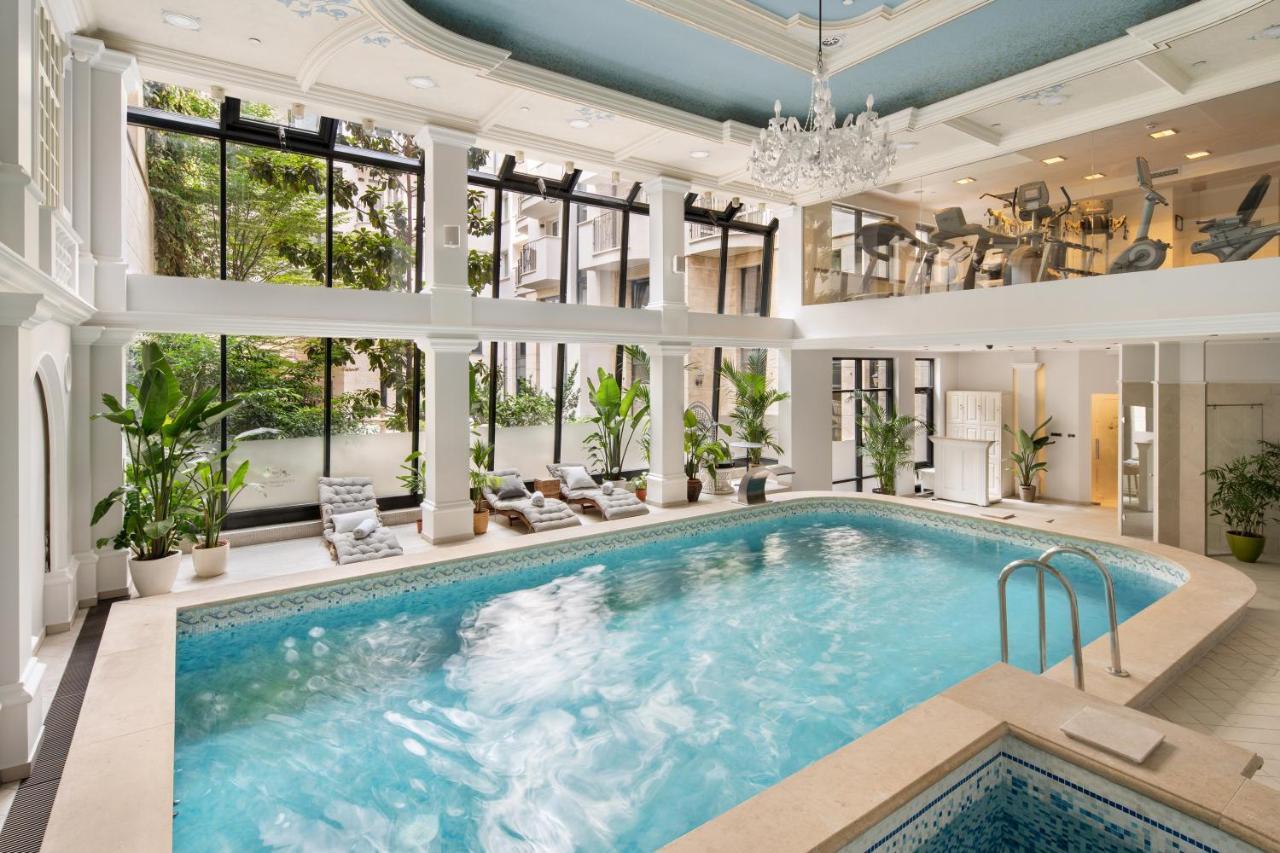 Hotel Queen's Court & Budapeszt