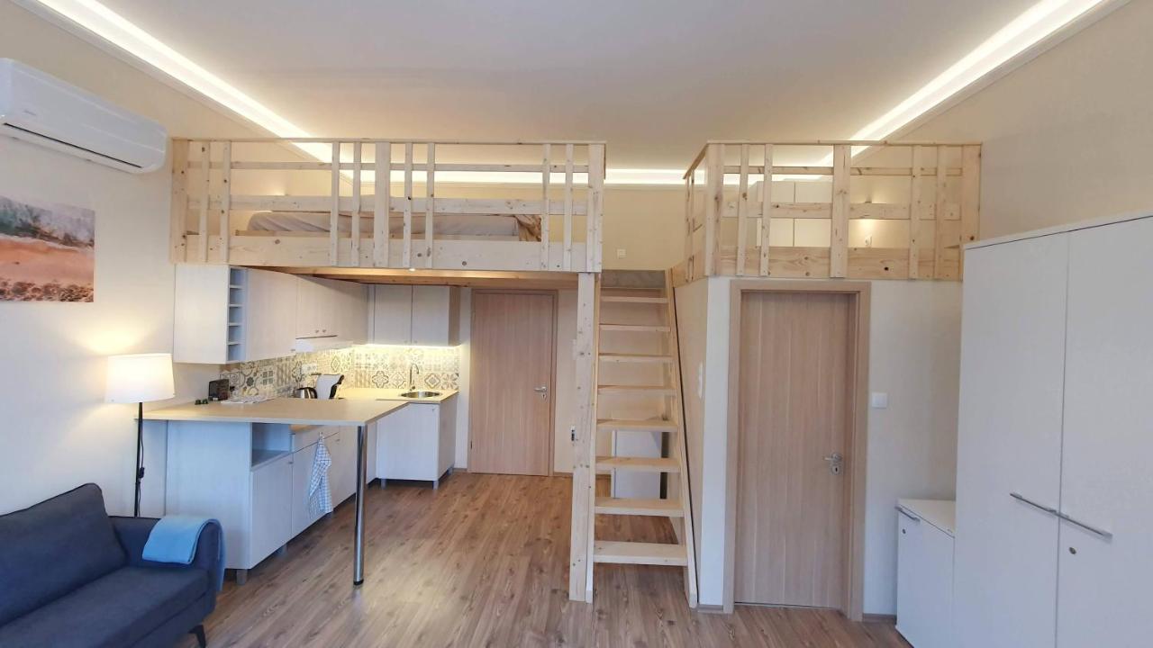 Central Mezzanine Apartments With Ac At Keleti Railways Long-Term *