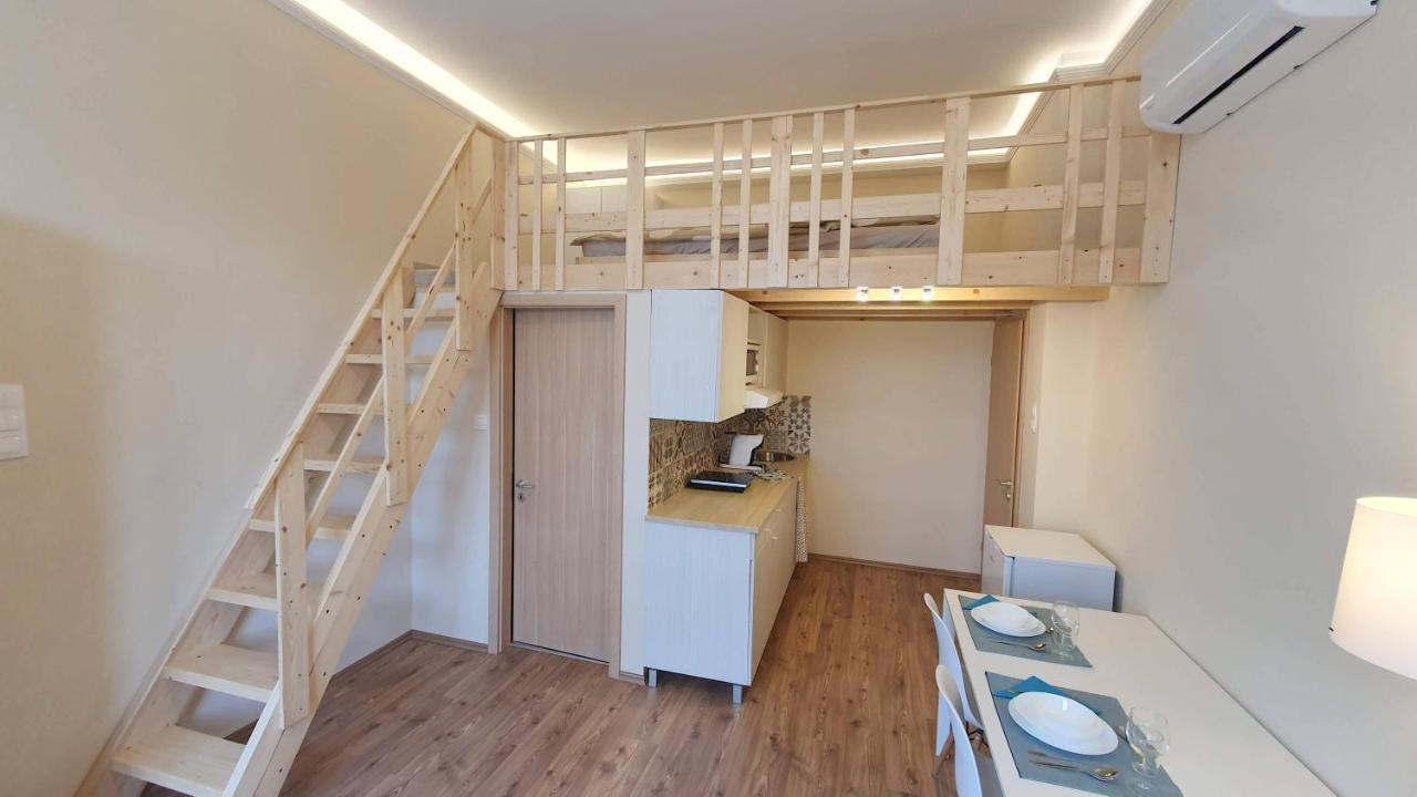 Central Mezzanine Apartments With Ac At Keleti Railways Long-Term Apartment