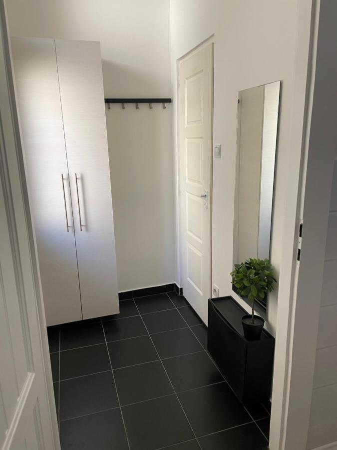 Roland Downtown - Pope Subway Apartment *