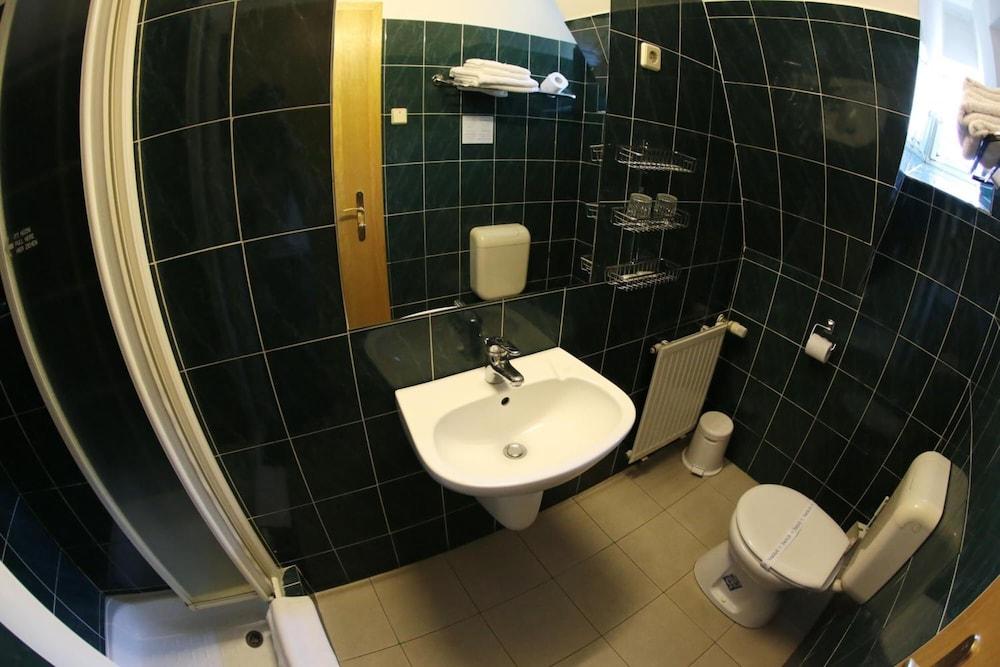 Bara Hotel 3*