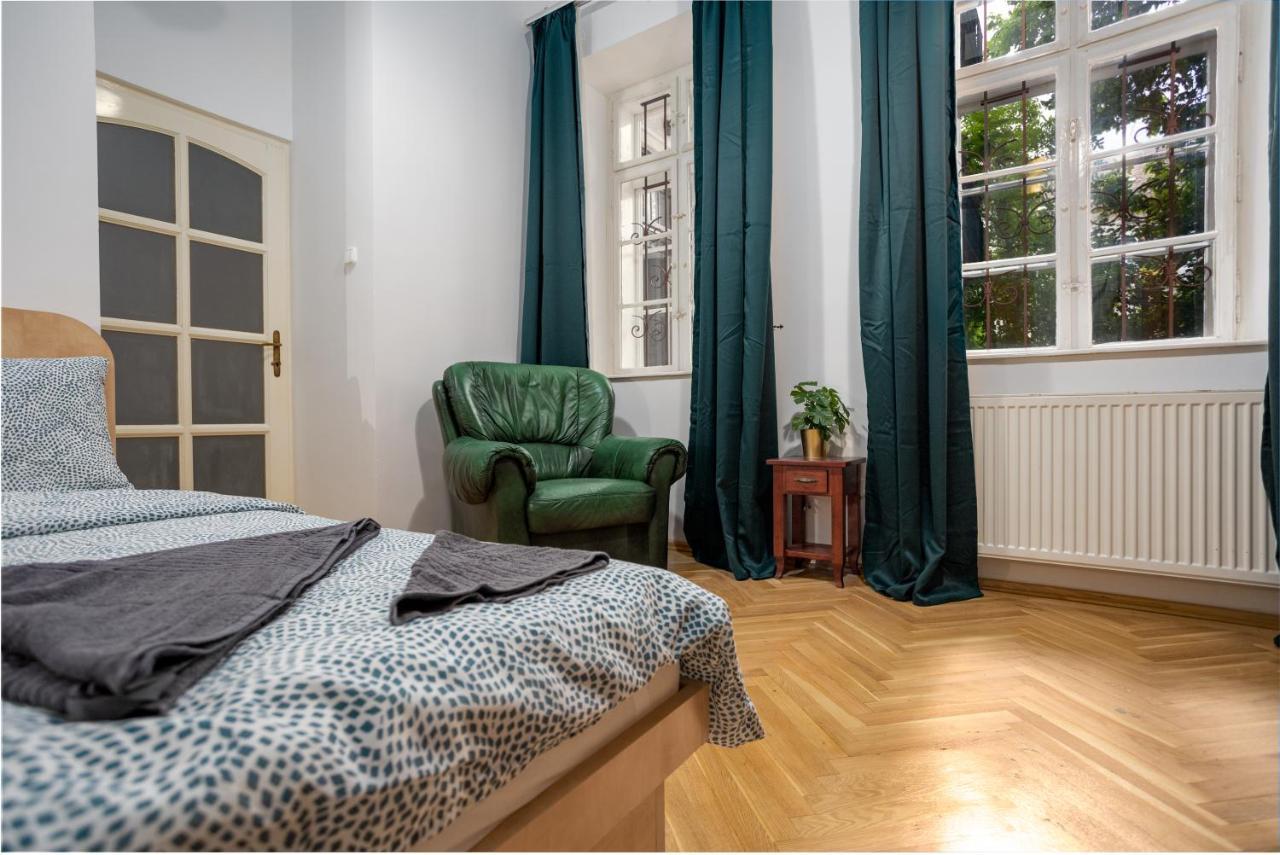Emerald At Apartament