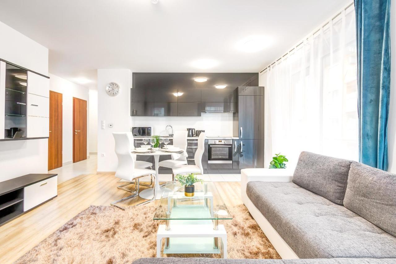 Modern With Free Garage And Balcony In The Downtown *