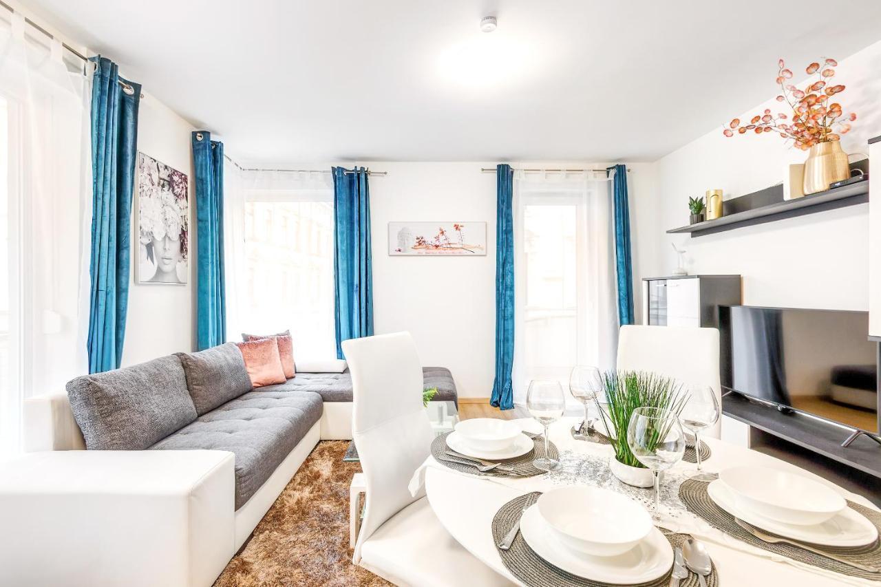Modern With Free Garage And Balcony In The Downtown *