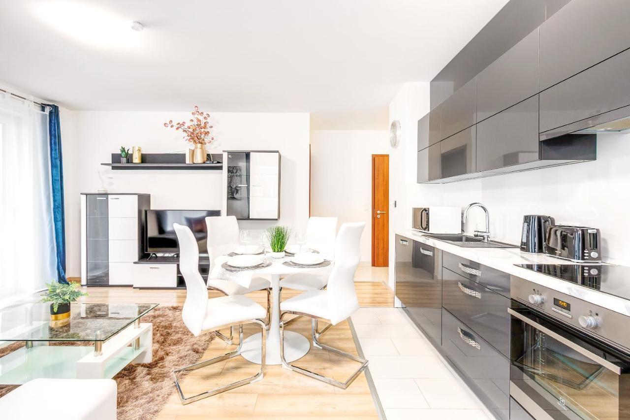 Lejlighed Modern With Free Garage And Balcony In The Downtown