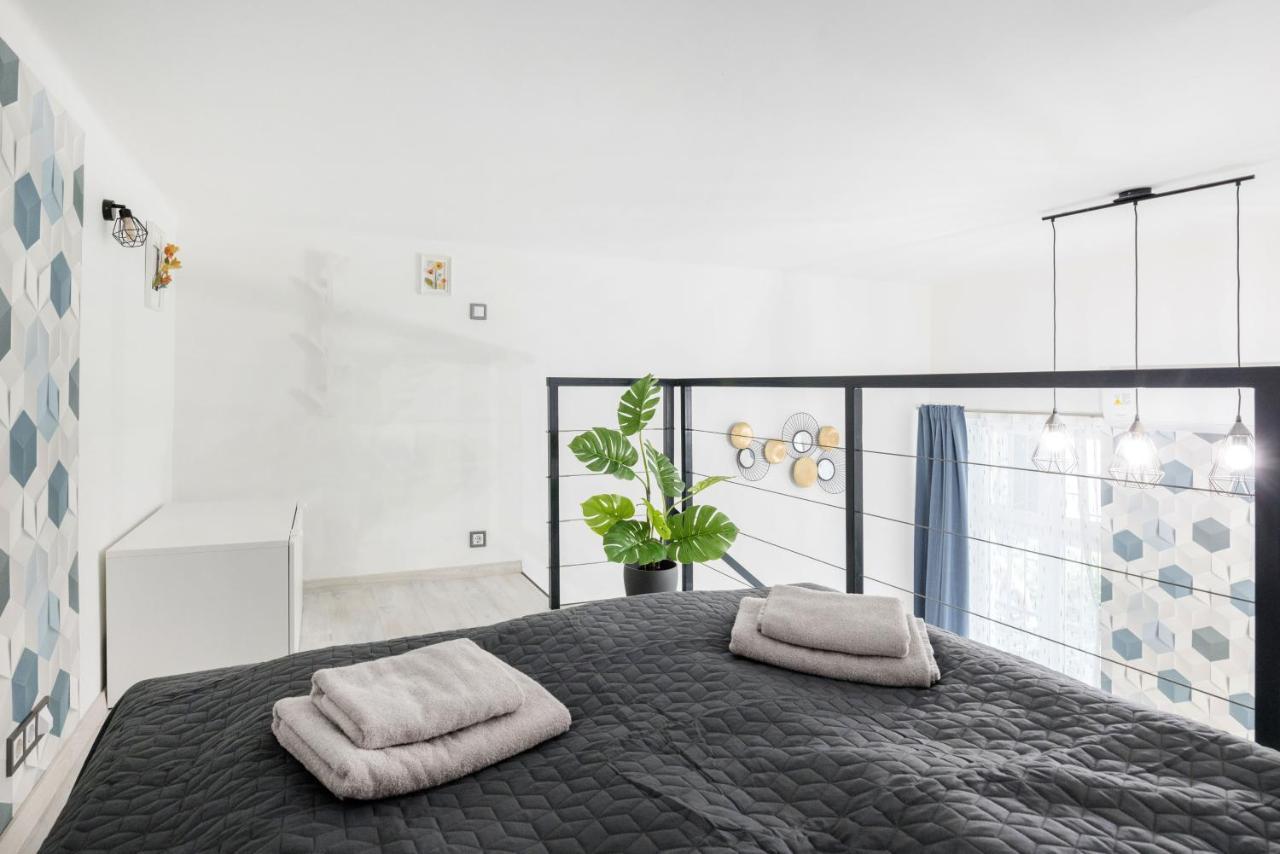 Apartament Mirror *