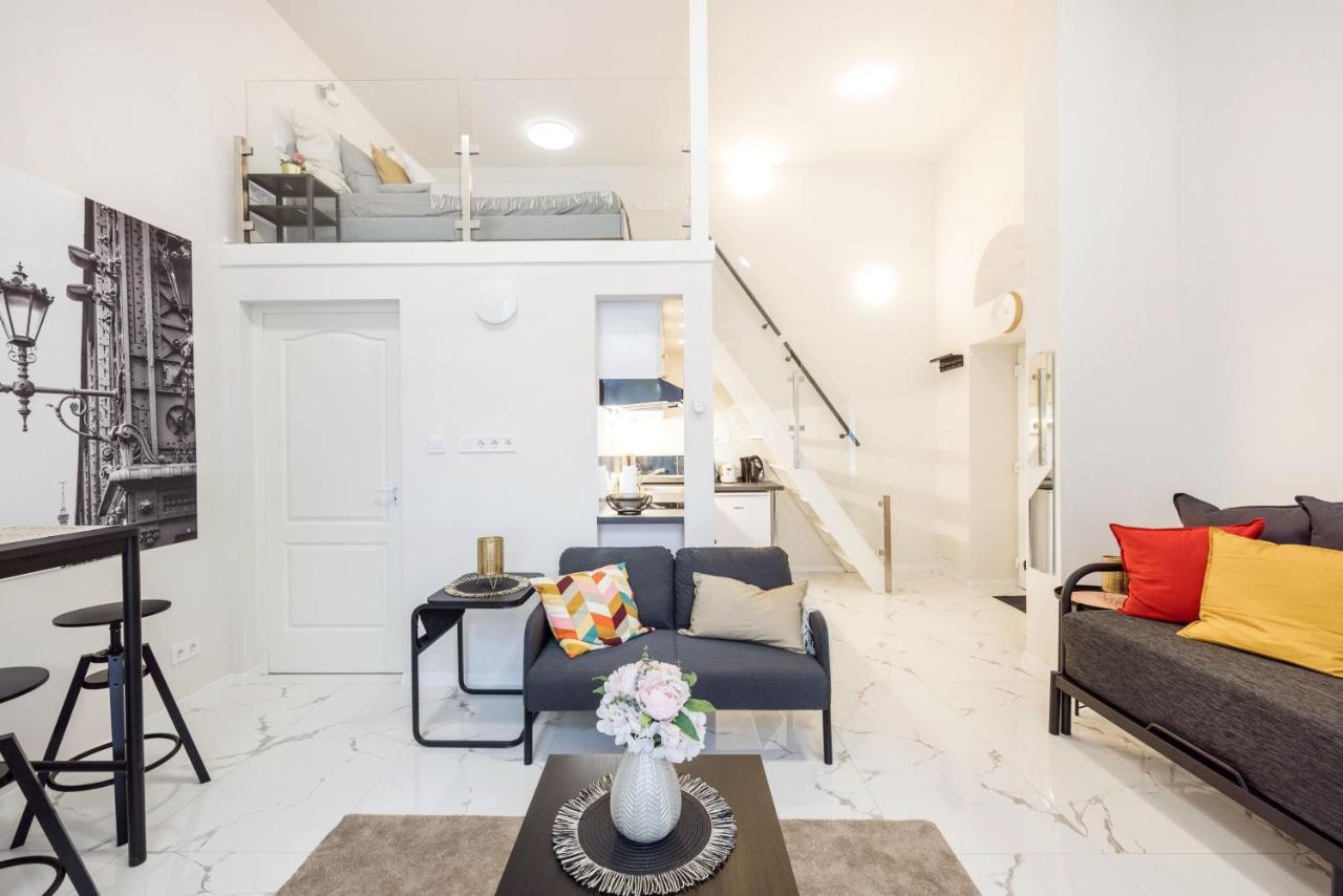 Seventh Heaven 3 * Budapest