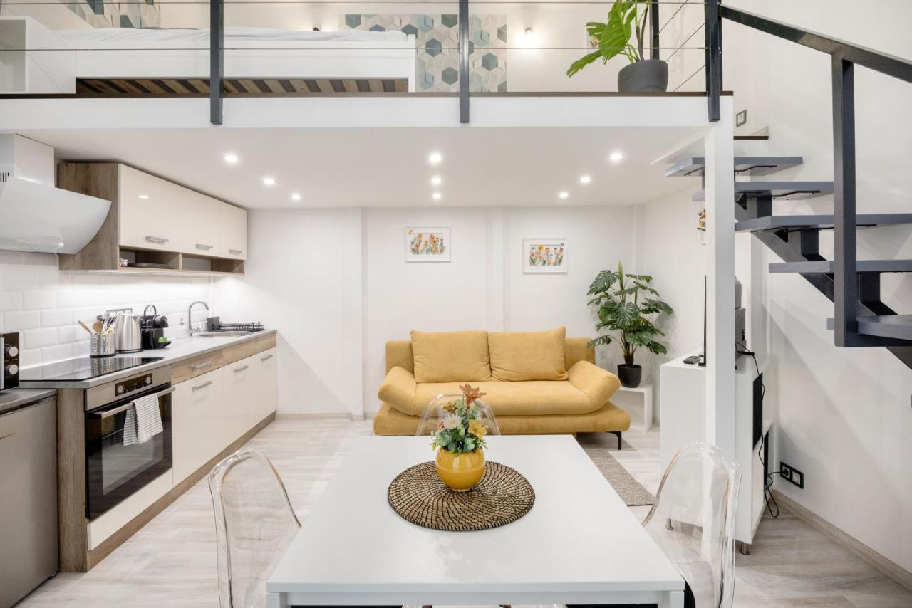 Apartament Mirror