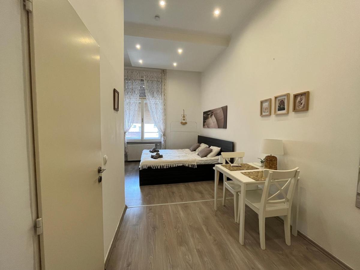 Appartement D58 Superior In The Center Boedapest