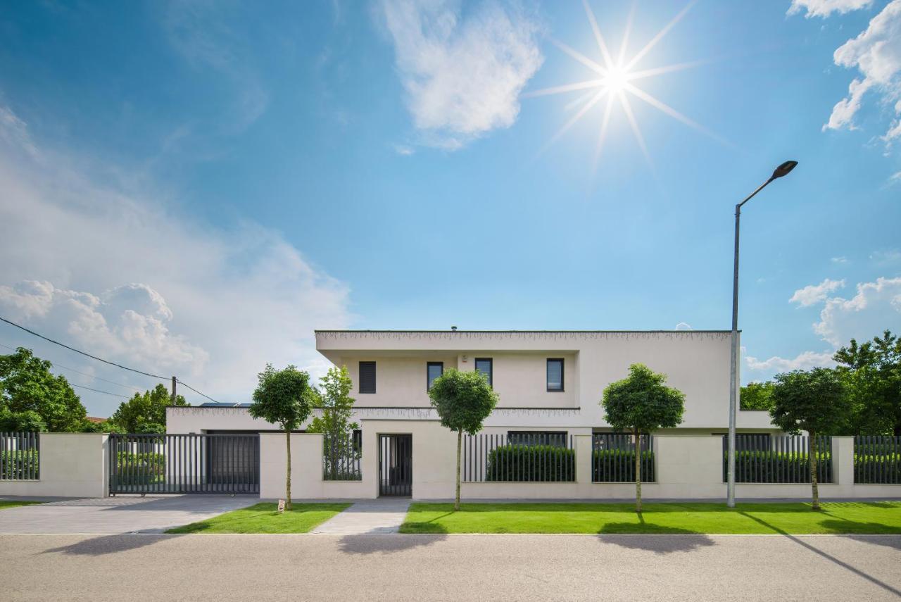 The Great Gatsby Villa *
