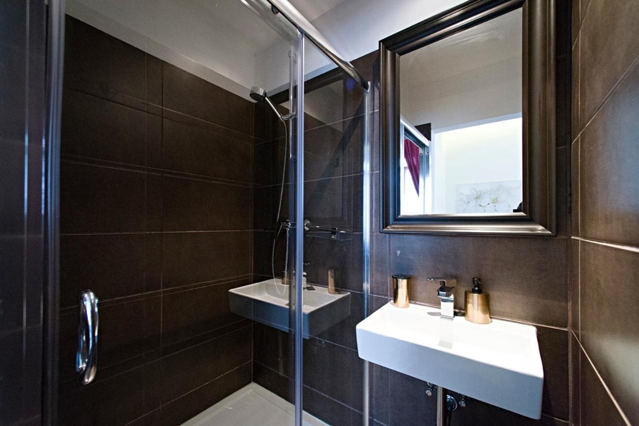 5 Guest house