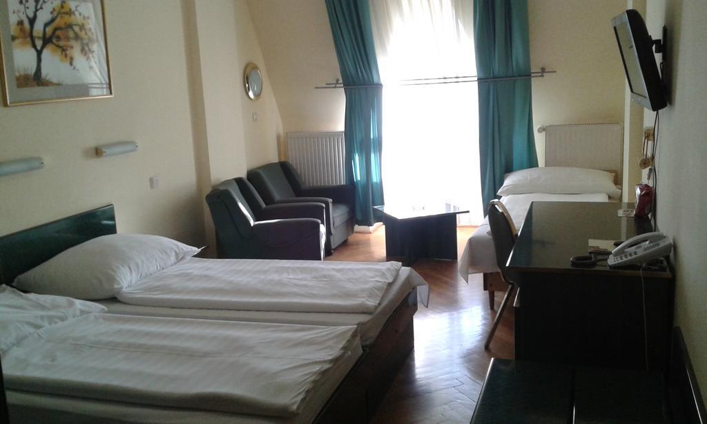 Bara Hotel Budapest