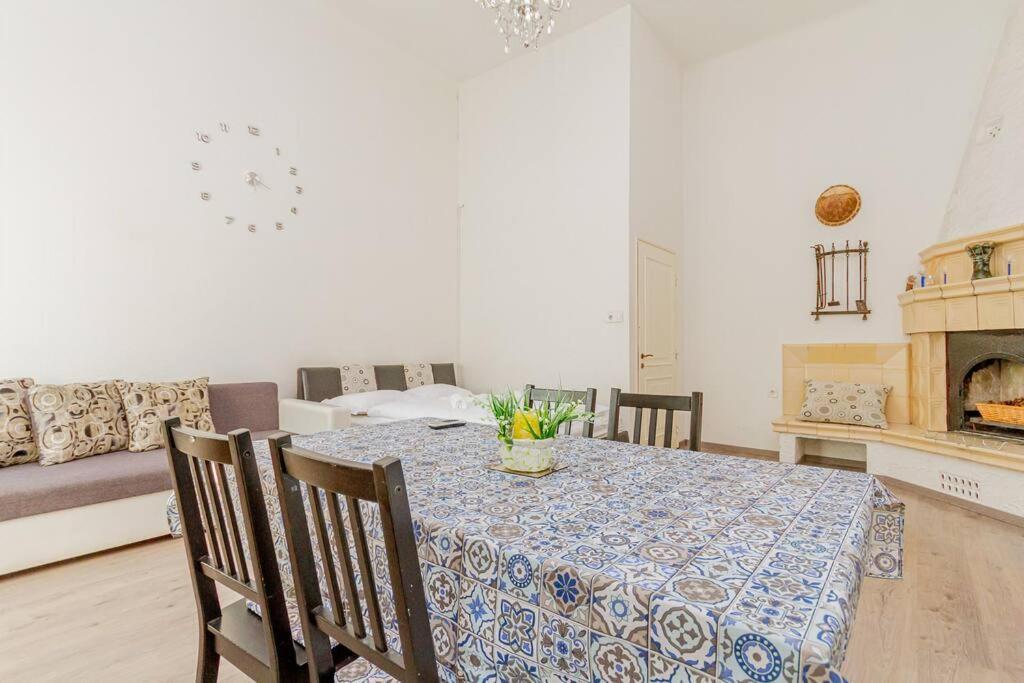 Oktogon Spacious Ac Balcony Apartamento *