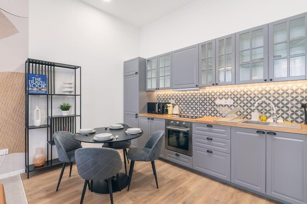Design By Nw * Budapest