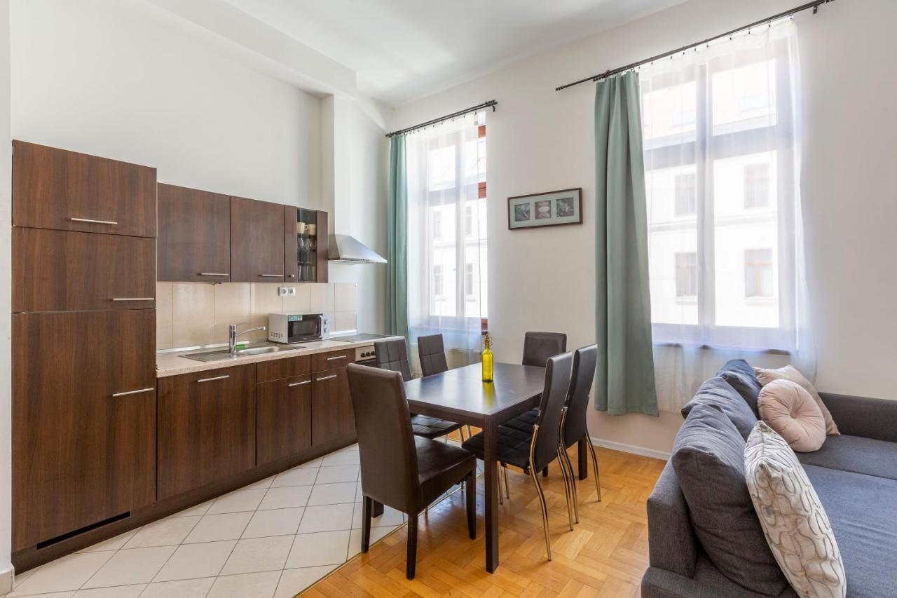Gozsdu Aparment By Quentin Homes
