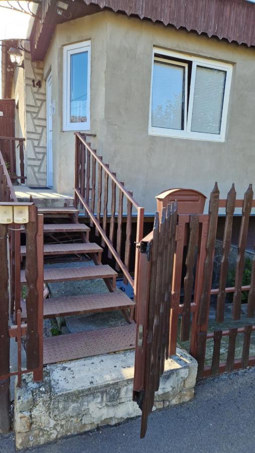 Apartment Friendly In The Suburb.