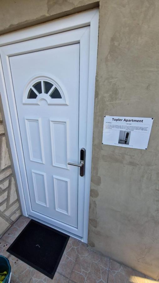 Friendly In The Suburb. Apartment *