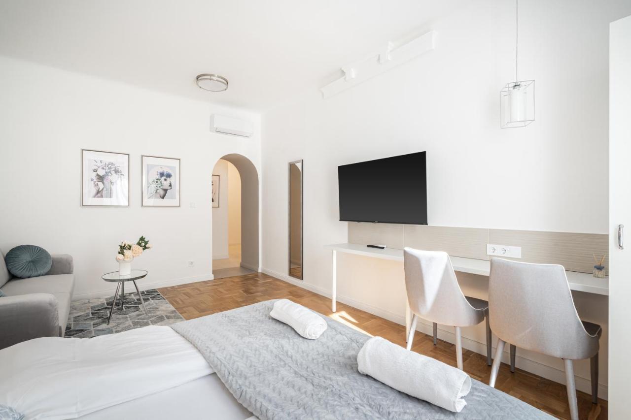 D71 - Dob 71 Cozy - Location By Bqa Apartment *