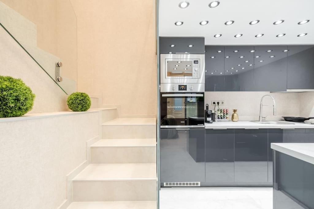 Apartamento Stylish Two-bedroom In The Center