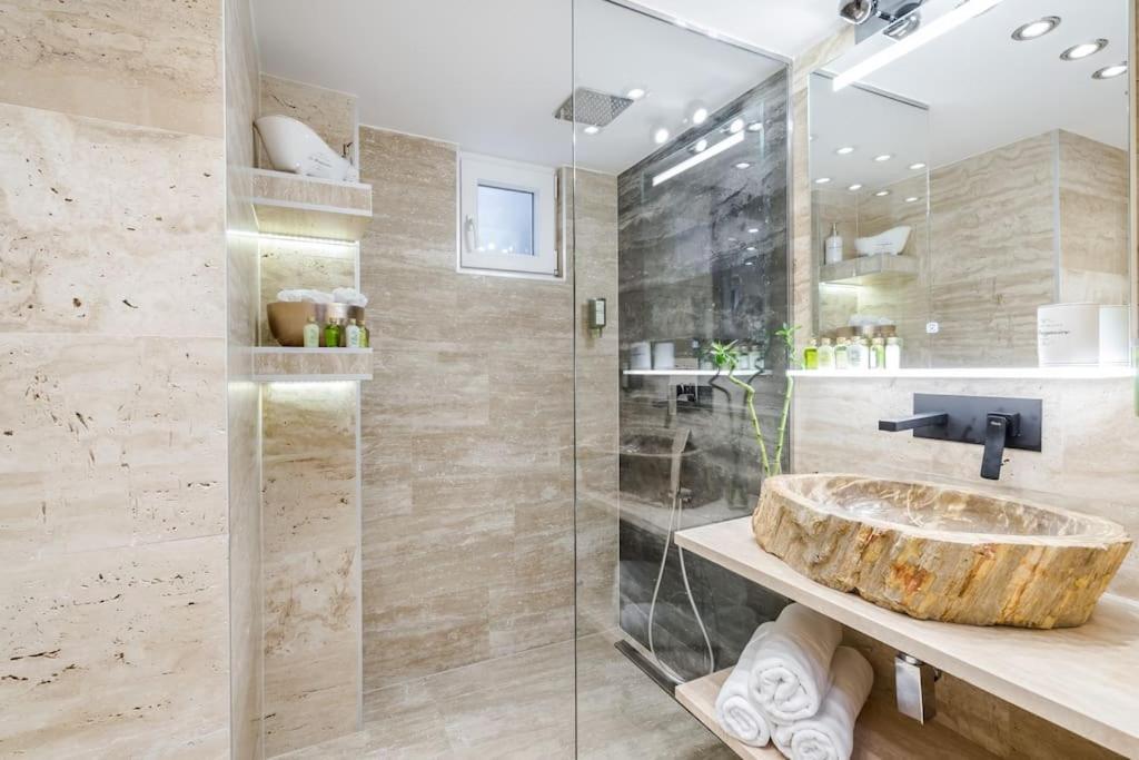 Apartamento Stylish Two-bedroom In The Center *