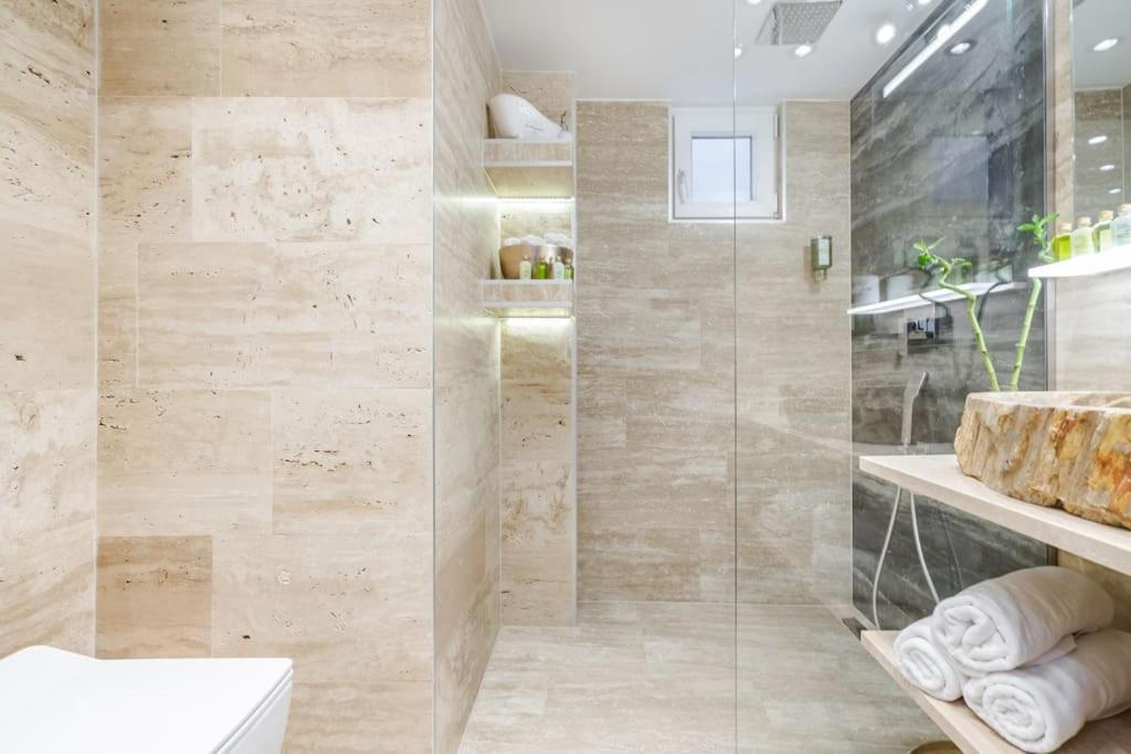 Apartamento Stylish Two-bedroom In The Center