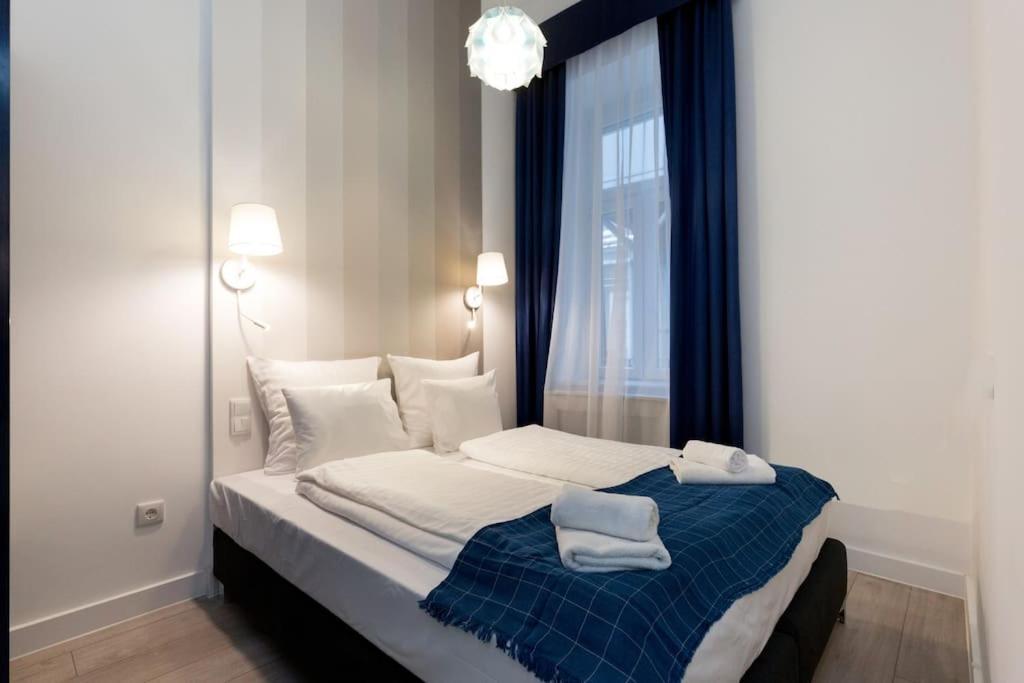 Grand & Luxurious In The Heart Of Budapest, 2br & 2bt Apartment Budapest