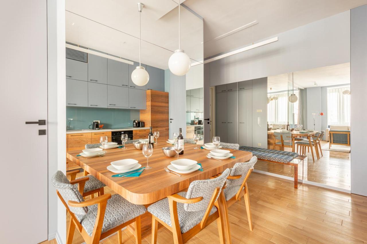 Bauhaus Luxury 2-bedroom In The Absolute Center Appartamento