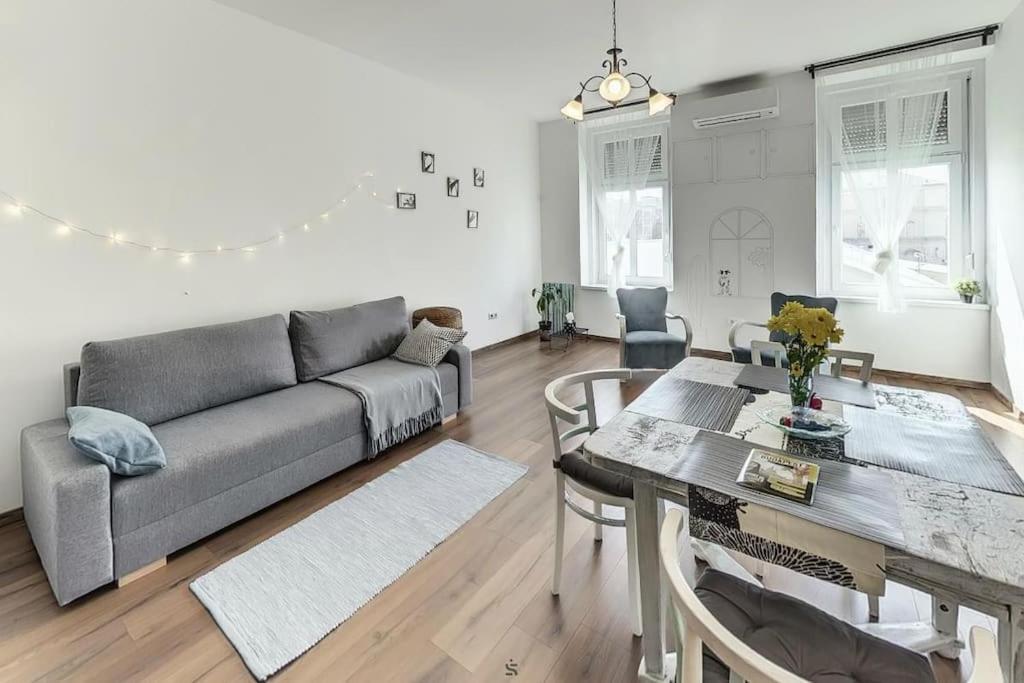 Apartman Bright Sunny At Keleti Station,near Citycenter *
