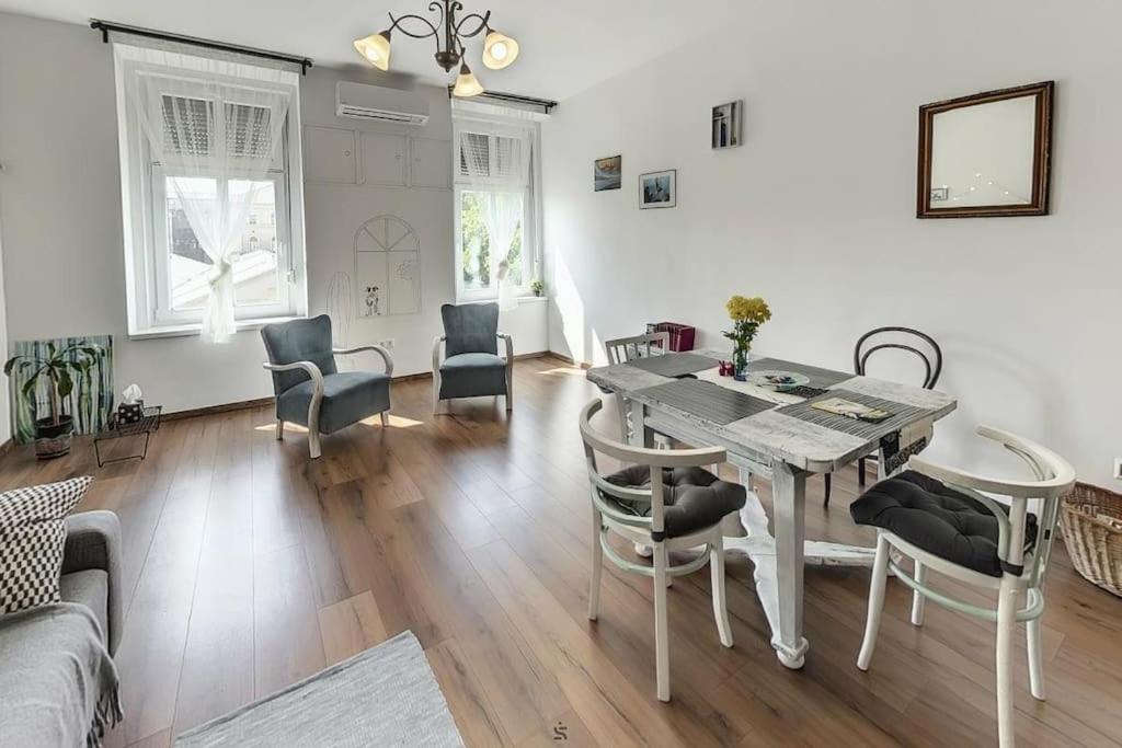 Apartman Bright Sunny At Keleti Station,near Citycenter
