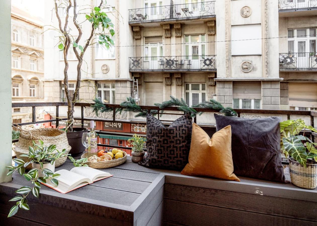 Chill On The Screened Balcony-budapest Historic Landmarks Apartmán Budapest