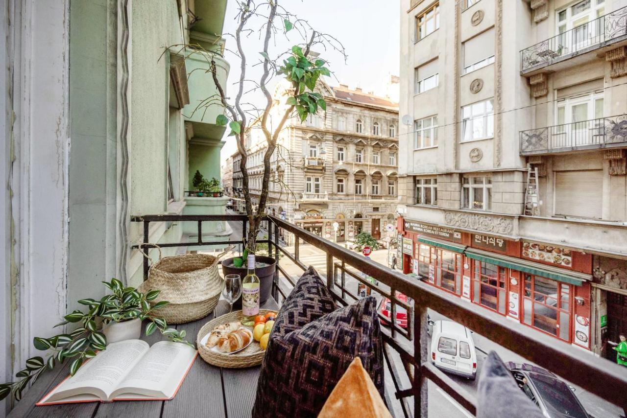 Chill On The Screened Balcony-budapest Historic Landmarks Apartmán Budapest