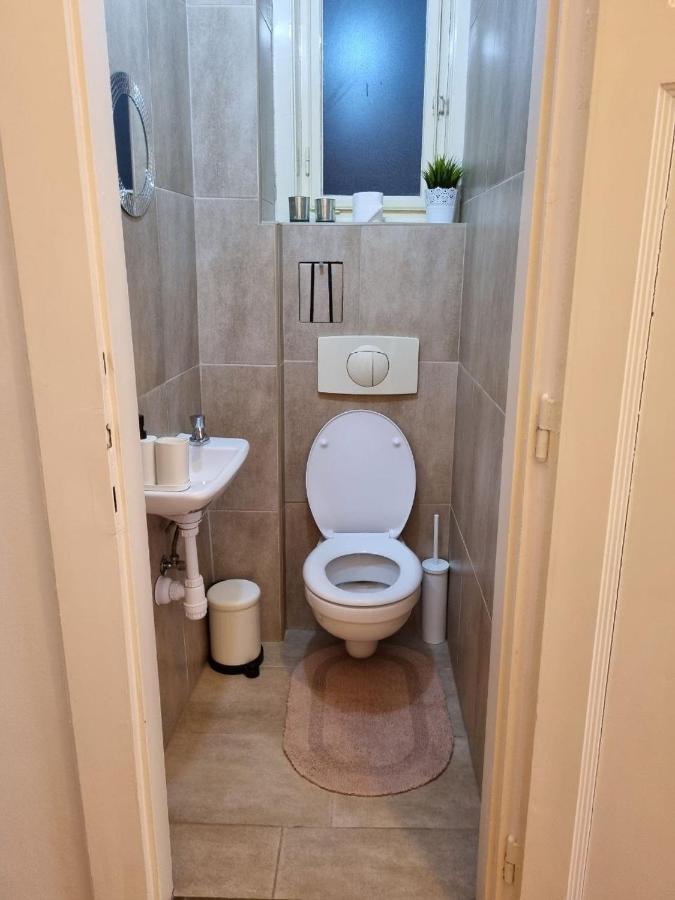 Apartment Apex