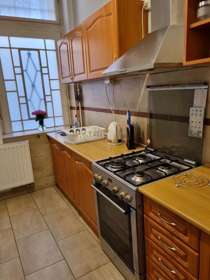 Apex * Budapest