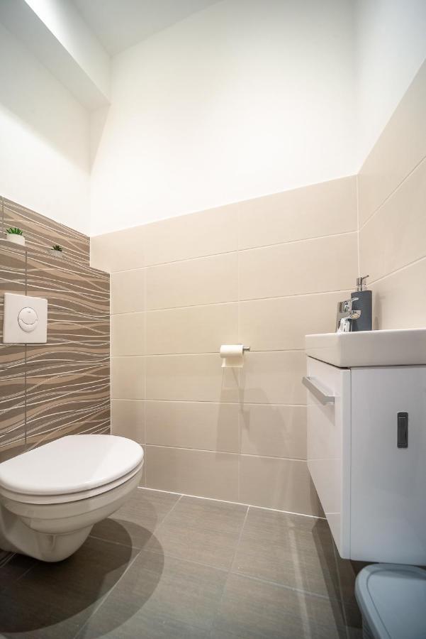 Grace Pine 3 * Budapest