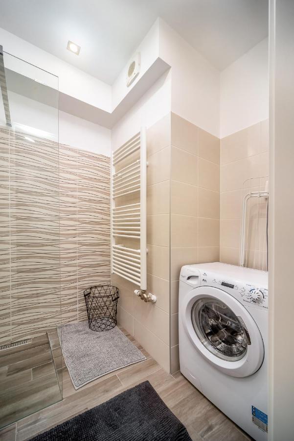 Grace Pine 3 * Budapest