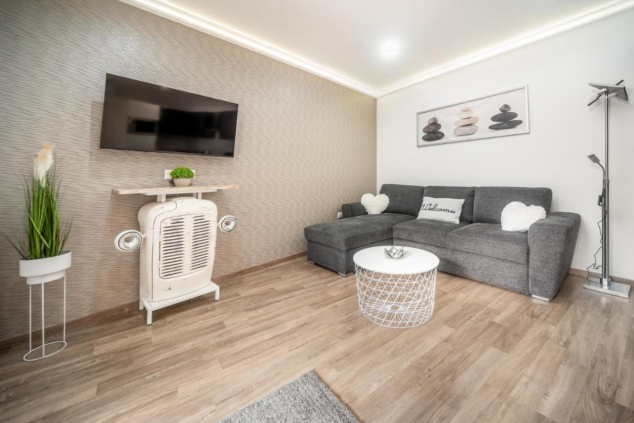 Grace Pine 3 Apartment Budapest