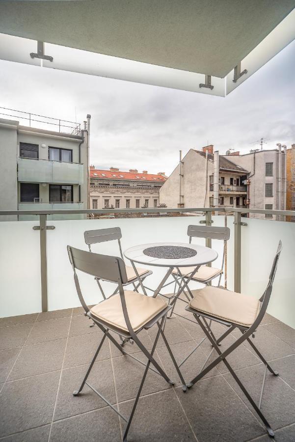 Grace Pine 3 Apartment Budapest