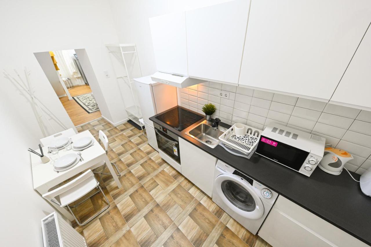 Apartment Charming In Damjanich Str., Lucas *