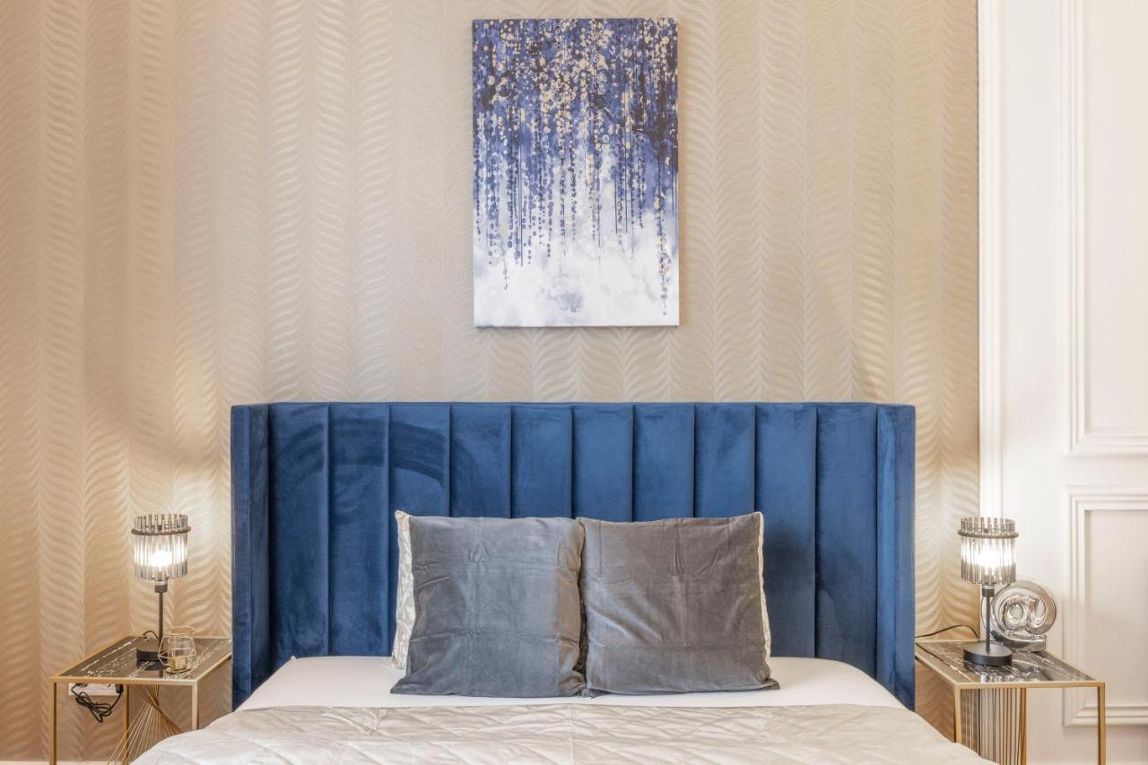 Luxurious Grand W/ 3bedrm 2bathrm Apartmán *